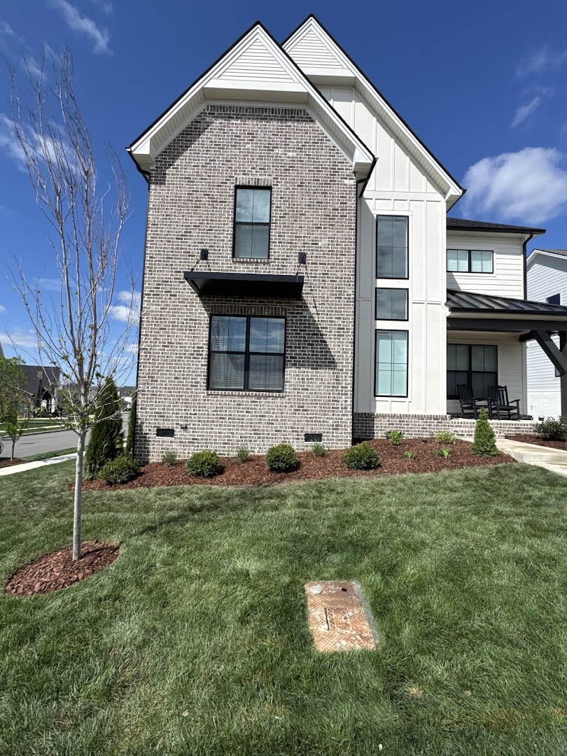 Stone home front landscaping, Franklin TN